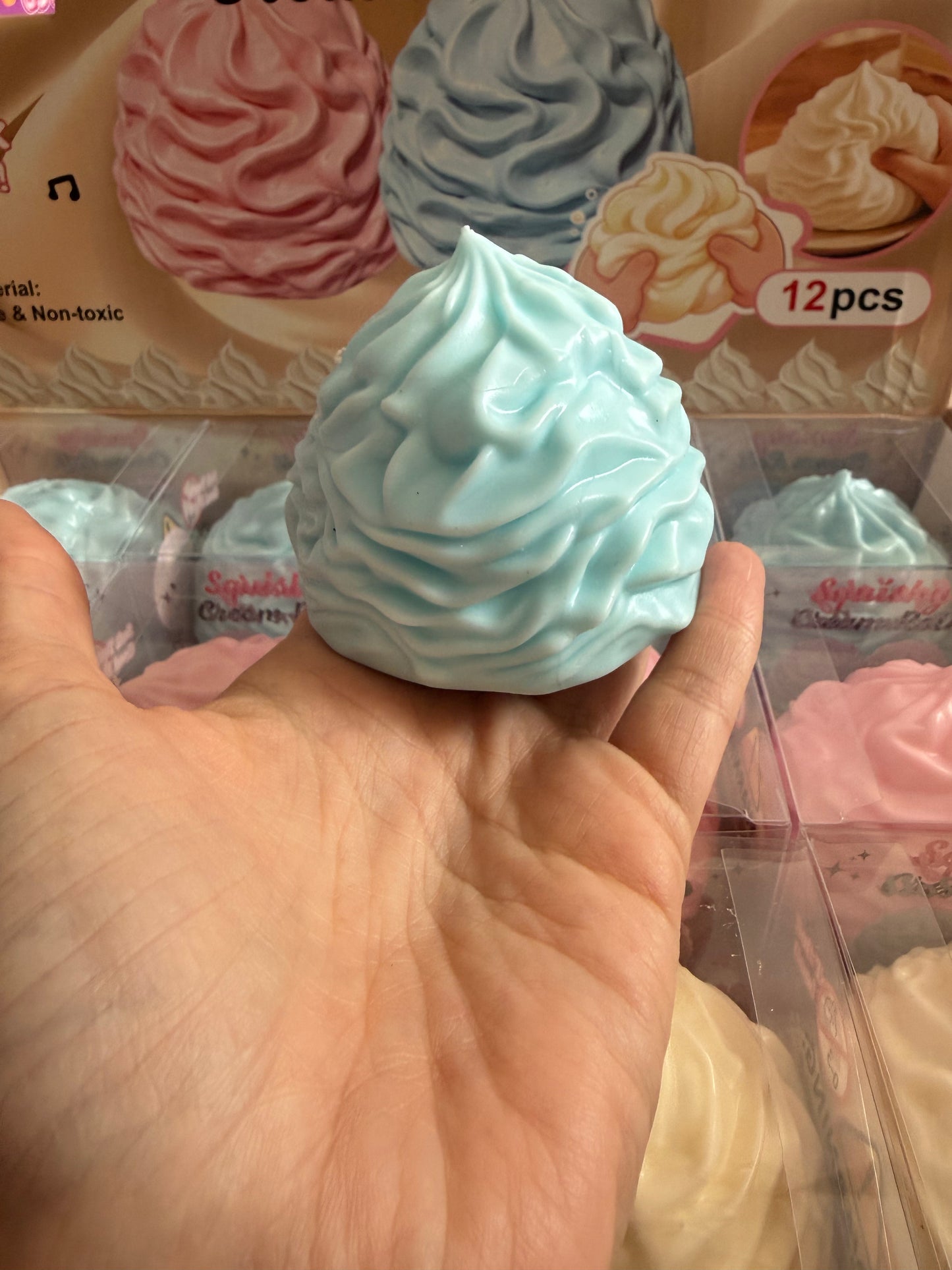 Crunchy cream roll squishy