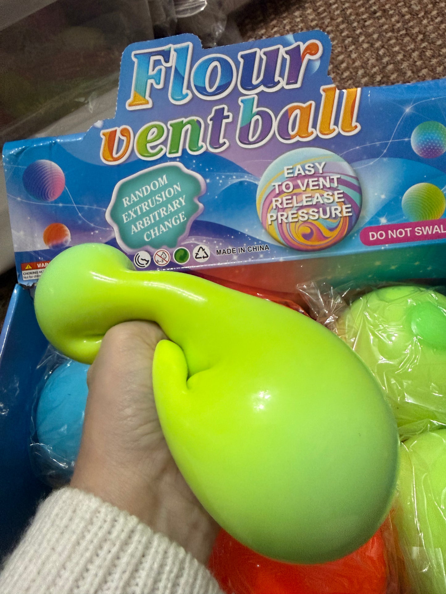 Large colour change squish ball